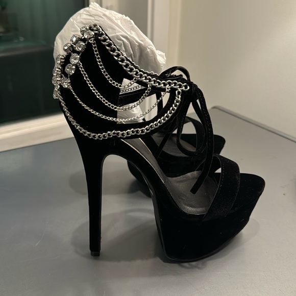 SCENE NIB NWT stiletto chain and rhinestone heels - Picture 3 of 14